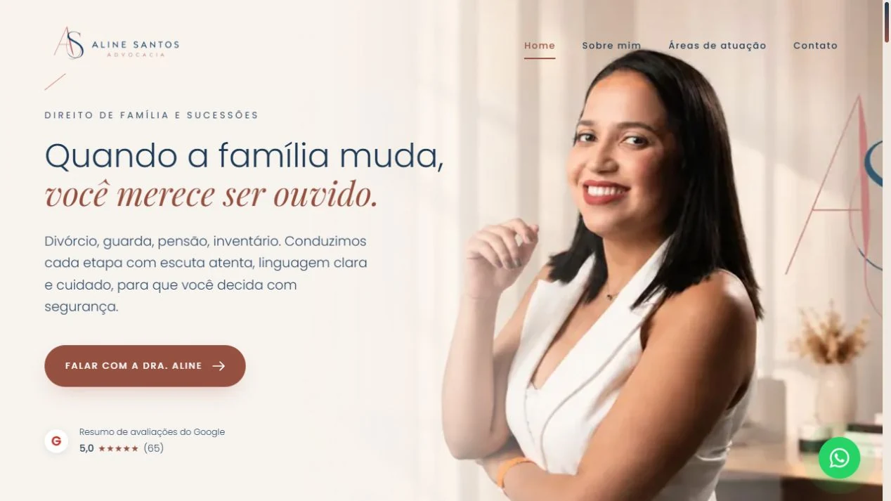 Site Aline Santos Advocacia, com tons claros, retrato da advogada e apresentação de Direito de Família